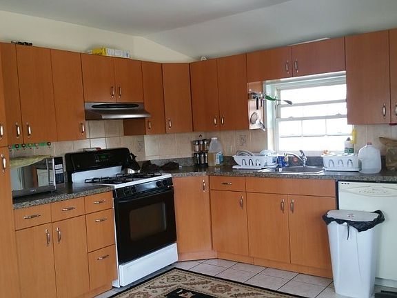 2nd image of 14709 Elm Ave