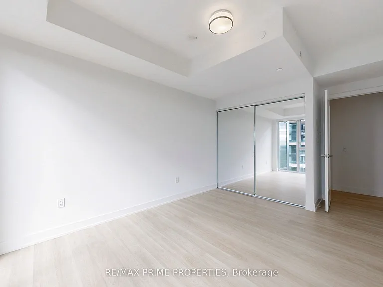 30 Inn On The Park Dr #2401 — Photo 12