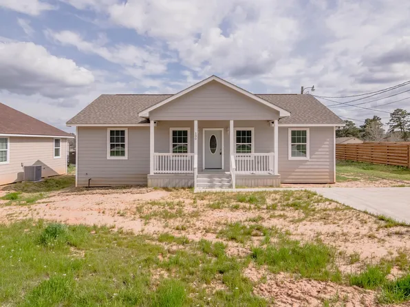 100 Shorewood Dr, Huntsville, TX 77320