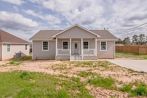 100 Shorewood Dr Photo 1