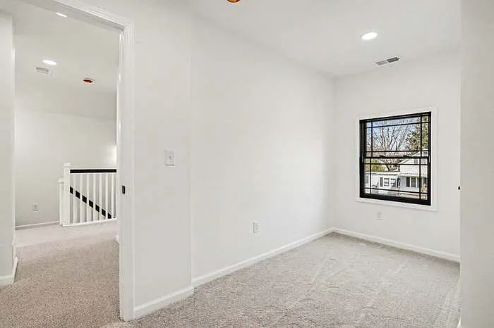6592 Keigley St — Photo 7