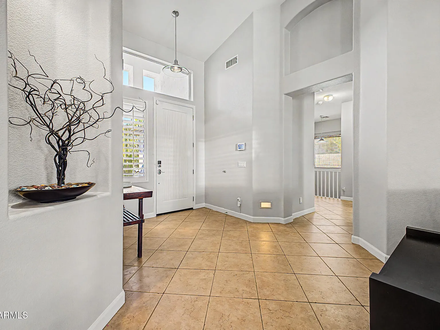 5 bed, 3.5 bath, 4000 sqft, $5,500 — Photo 3