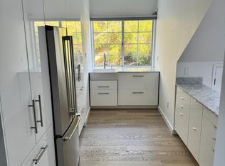 1023 Cacique St, Santa Barbara, CA 93103