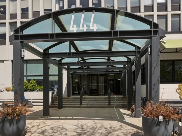444 W Fullerton Pkwy APT 810, Chicago, IL 60614