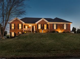 7708 Tall Meadows Dr, Kernersville, NC 27284