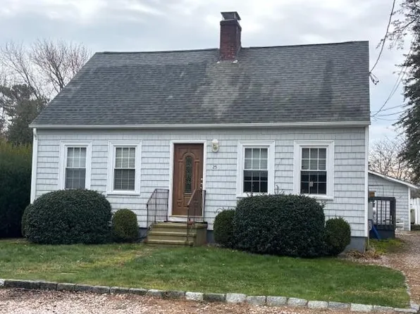 25-27 Macarthur Blvd, Wakefield, RI 02879