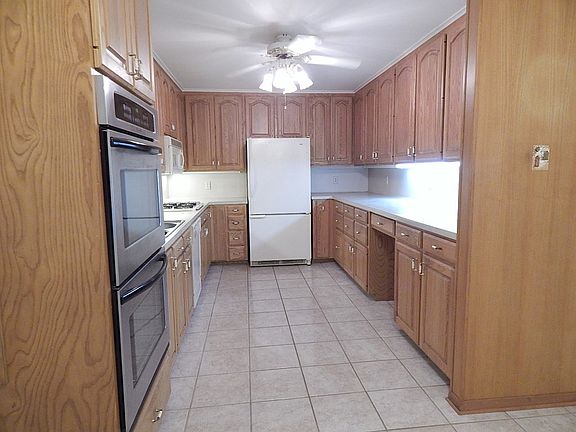 2nd image of 3023 Swann Dr
