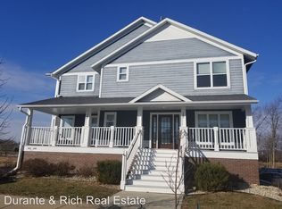 1044 Providence Cmn, Sun Prairie, WI 53590