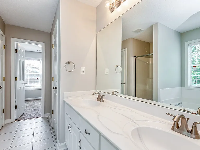 2037 Reserve Pkwy — Photo 10