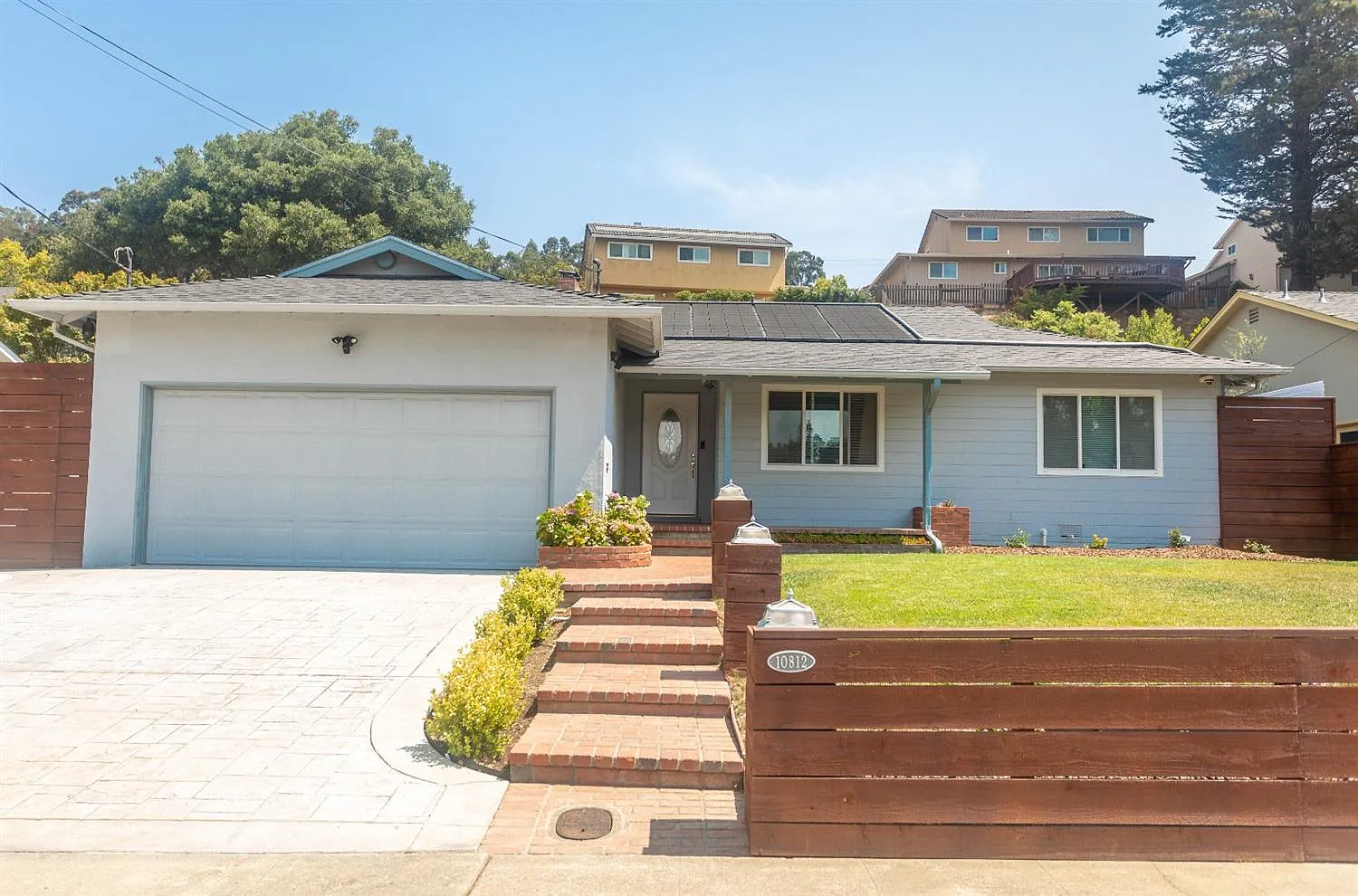 10812 Cotter St photo 1