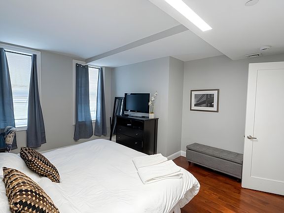 3rd image of 9 Anderson St APT 1