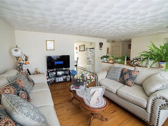 3rd image of 127 Wilmarth Ave