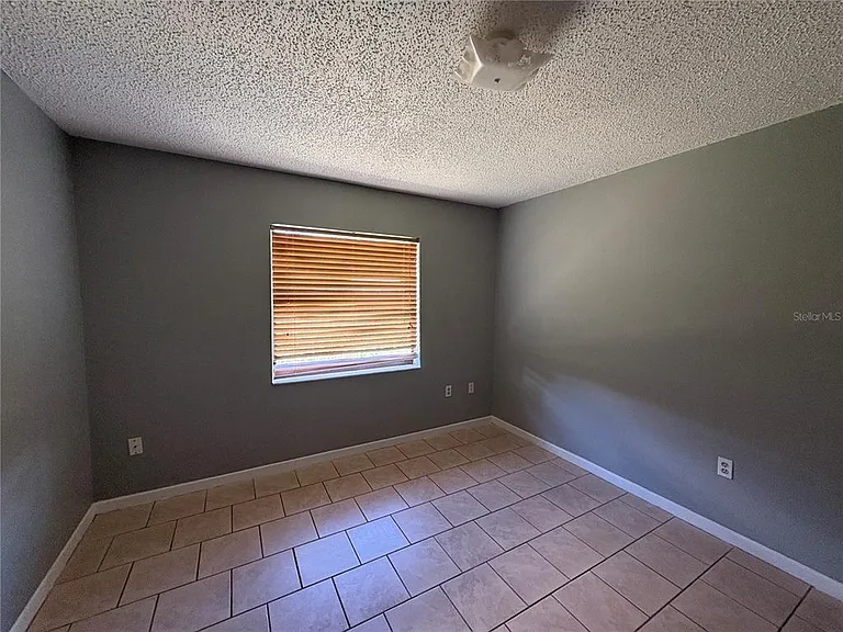 1017 Harden Ct — Photo 9