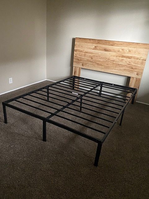 BEDROOM #1 HEADBOARD & QUEEN FRAME
BRAND NEW CARPET
