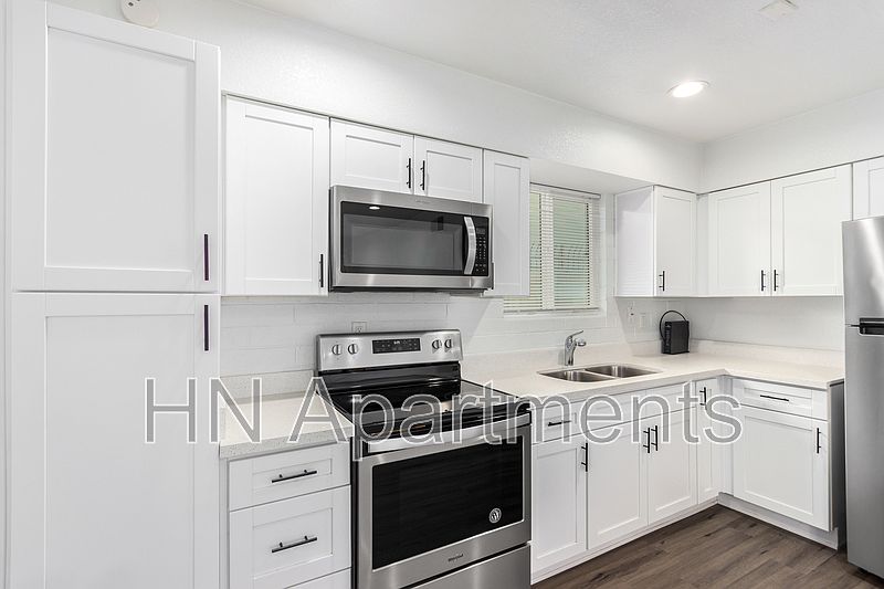 1st image of 4218 N 17th St APT 11