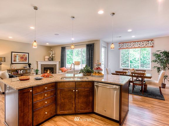 5th image of 2731 Cassius Street #154