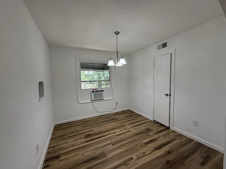 710 F St NW — Photo 7