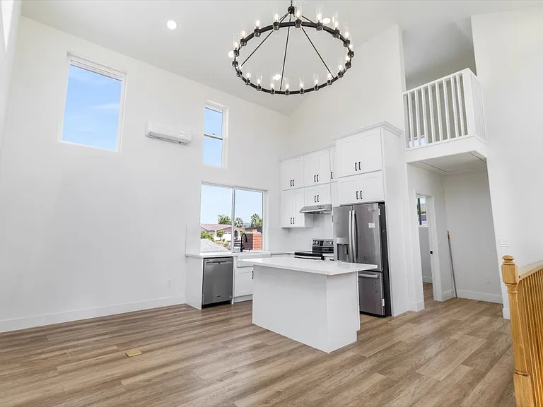 12971 Calle De Las Rosas — Photo 10
