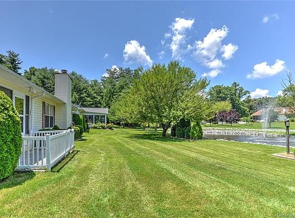 2nd image of 747 W Saint Johns Way