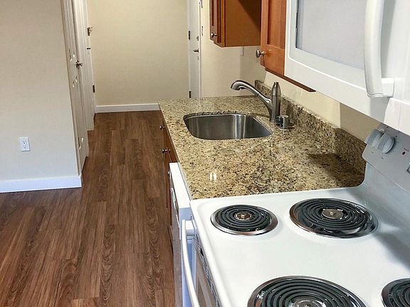 4th image of 515 E Denny Way #107