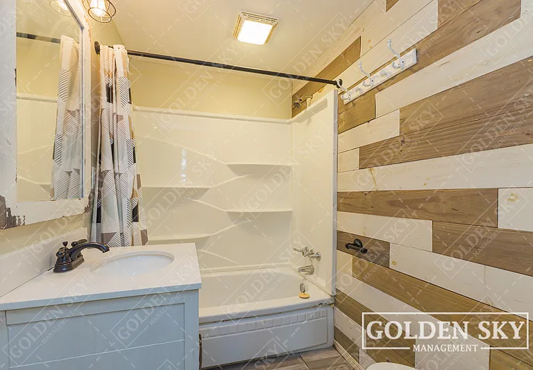 609 N Waldemere Ave — Photo 6
