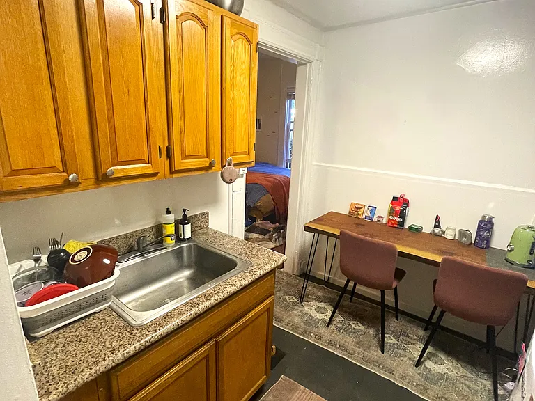 138 Hermann St #7 — Photo 6