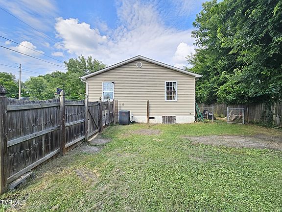 4th image of 1002 E Sevier Ave