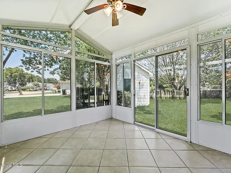 3200 Paramount Way — Photo 12