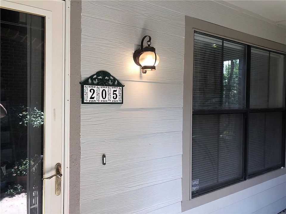 1st image of 3205 Donnelly Cir
