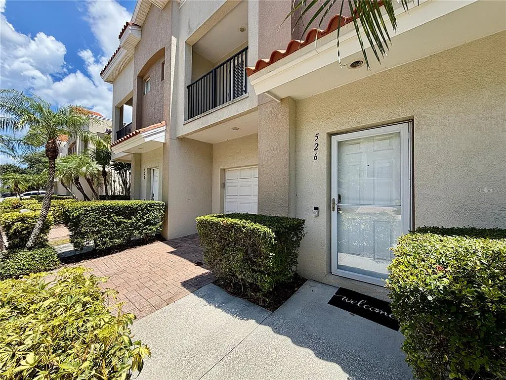 3 bed, 2.5 bath, 1445 sqft, $2,595 — Photo 2