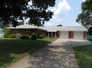 31 Martha Dr, Fallsington, PA 19054
