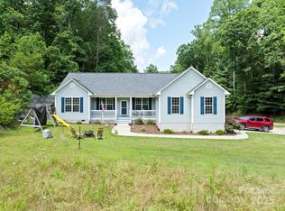 425 Little Cove Creek Dr, Saluda, NC 28773