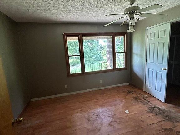 3rd image of 684 Wonderland Cavern Rd