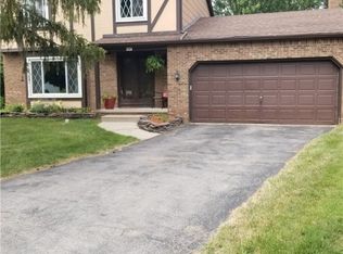 947 Robin Rd, Buffalo, NY 14228