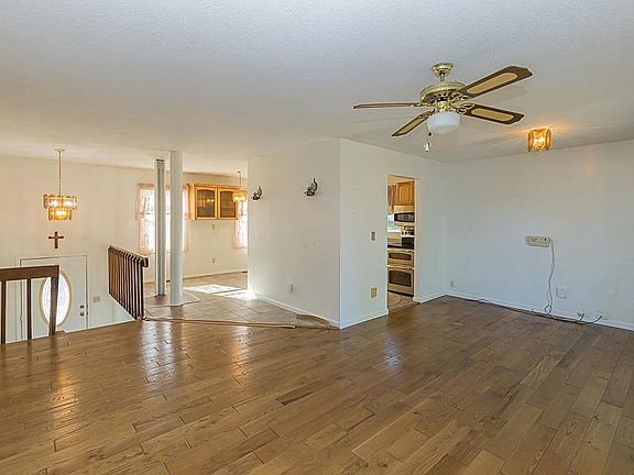 4th image of 1725 Iowa Cir