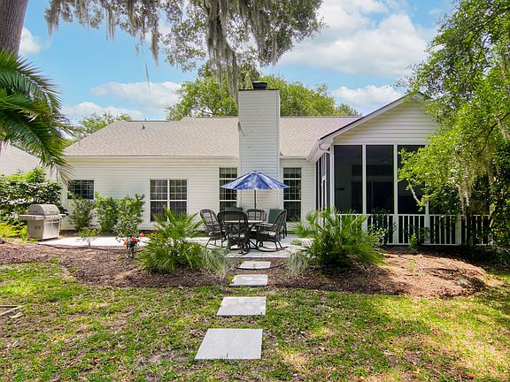 4th image of 1264 Center Lake Dr