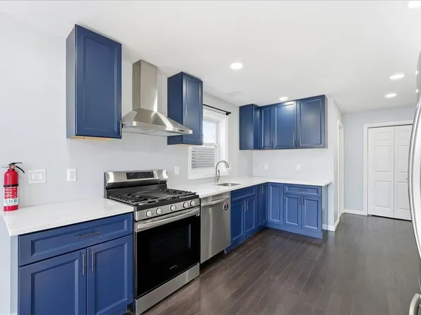 225 Freeman Avenue image 5 of 24