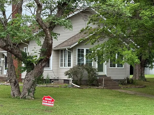 604 N Gordon St, Pinckneyville, IL 62274