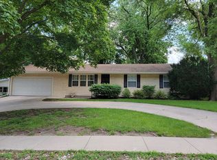 1407 Towanda Ave, Bloomington, IL 61701