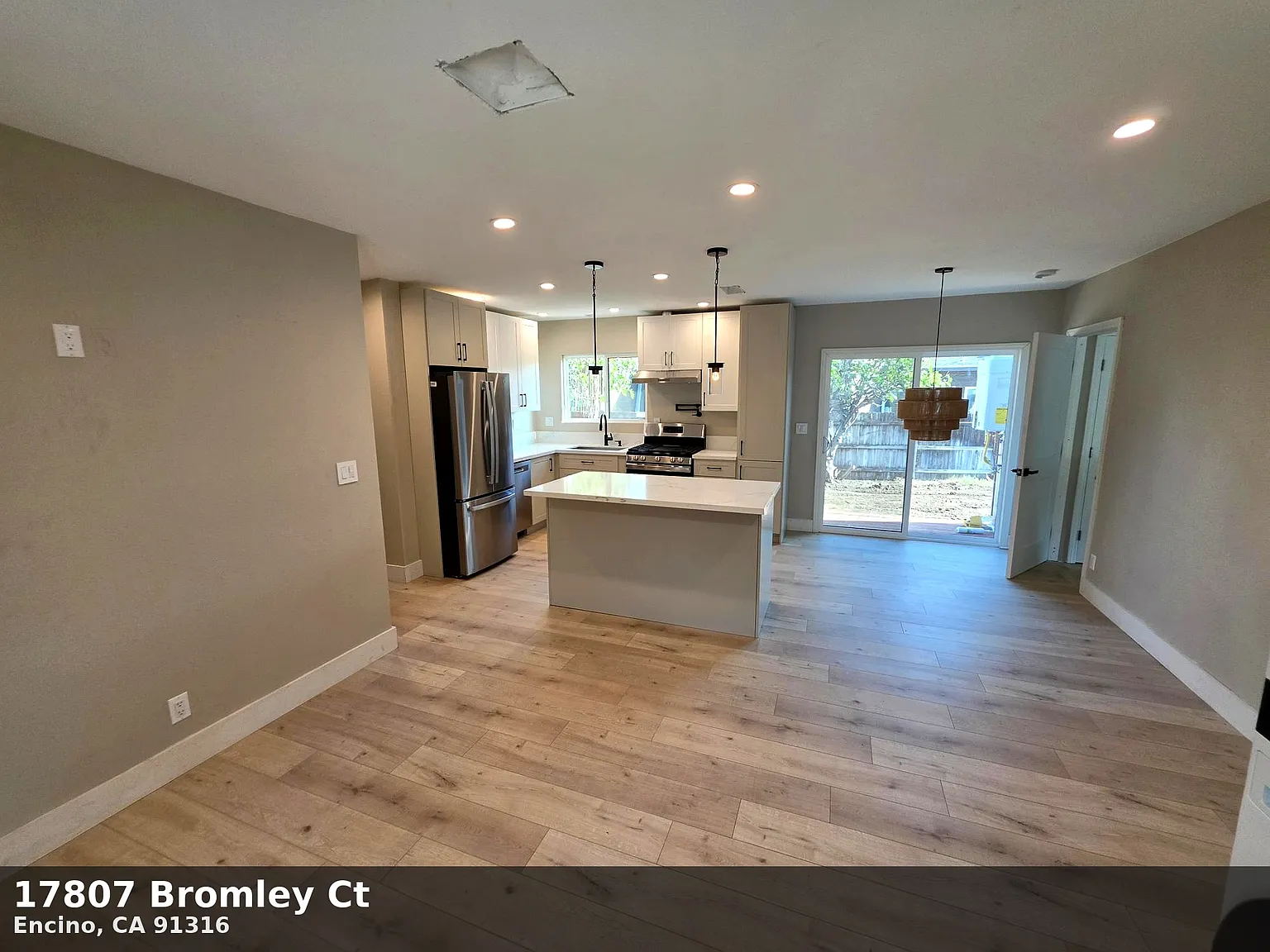 2 bed, 830 sqft, $4,000 — Photo 1