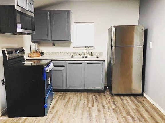 3rd image of 1240 Zamora St