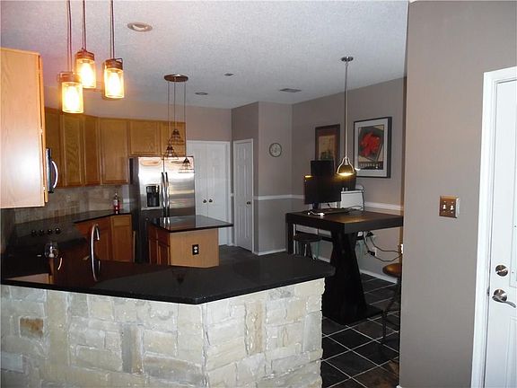 3rd image of 3513 Castlewood Ct