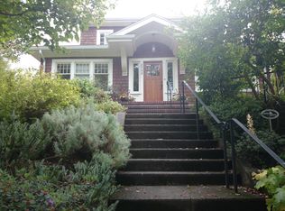 2732 33rd Ave S, Seattle, WA 98144