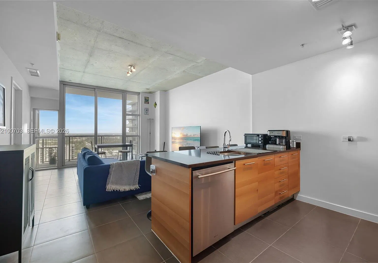 Four Midtown Miami Condo — Photo 1