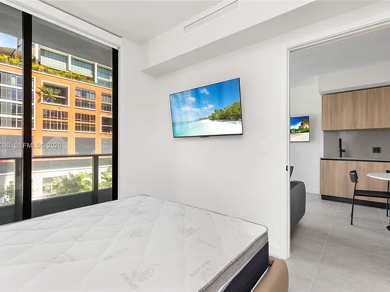 121 NE 5th St #510 — Photo 15