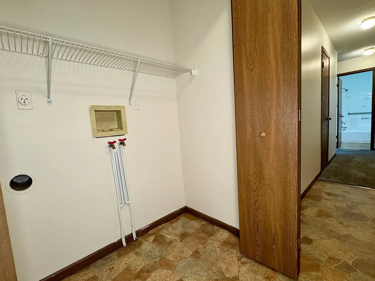 2 bed, 1.0 bath, 775 sqft, $1,250 — Photo 4