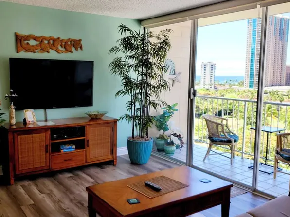 1925 Kalakaua Ave APT 1302, Honolulu, HI 96815