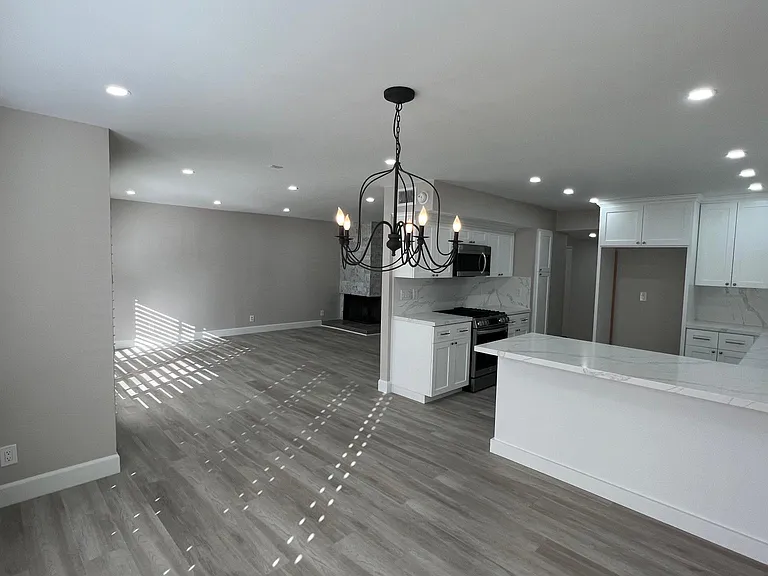 4500 Whitsett Unit#1