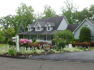 1 Scandell Ct, Tomkins Cove, NY 10986