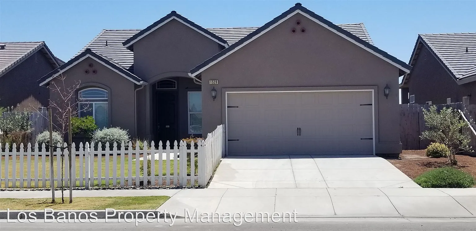 1529 Greenwich Dr photo 1